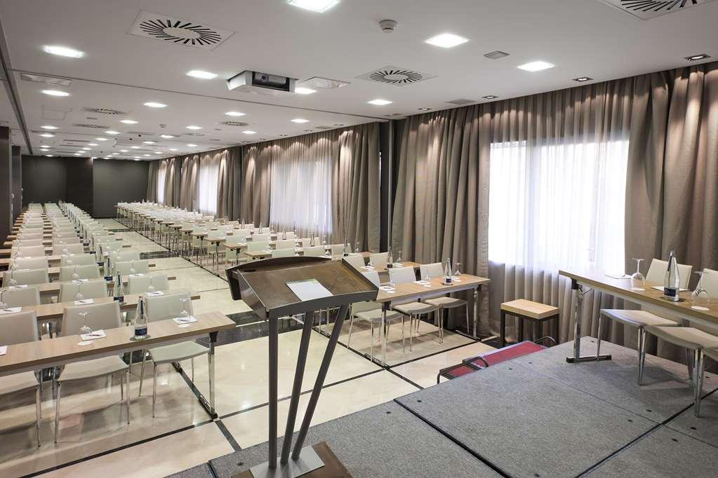 Hotel Nh Ribera Del Manzanares Madryt Udogodnienia zdjęcie